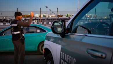 تحقيق حول حادث اصطدام شاحنة ومركبة في جدة وتأثيره على حركة المرور