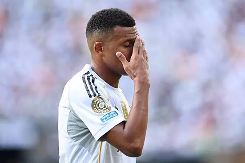 تحليل شامل لبيان باريس سان جيرمان حول قضية مبابي