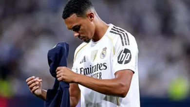 تحليل فني: مقارنة أداء كوانساه وأرنولد في مركز الظهير الأيمن