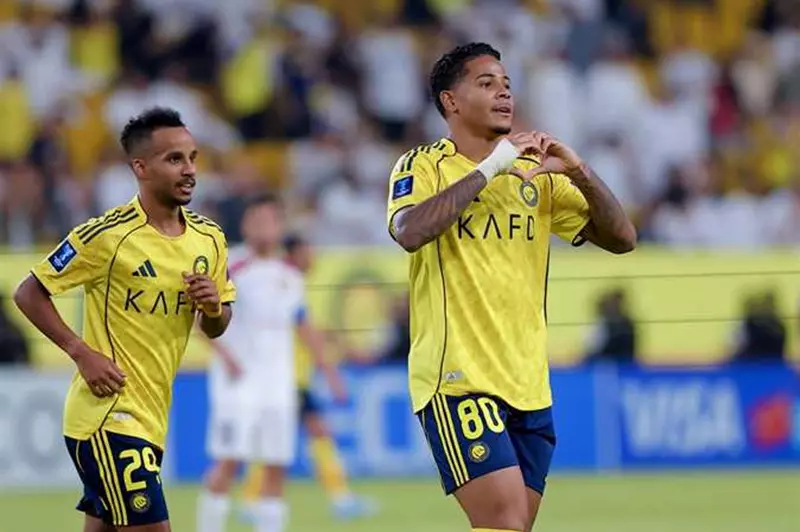 تحولات مثيرة في مسيرة محترف النصر السعودي قبيل رحيله المرتقب