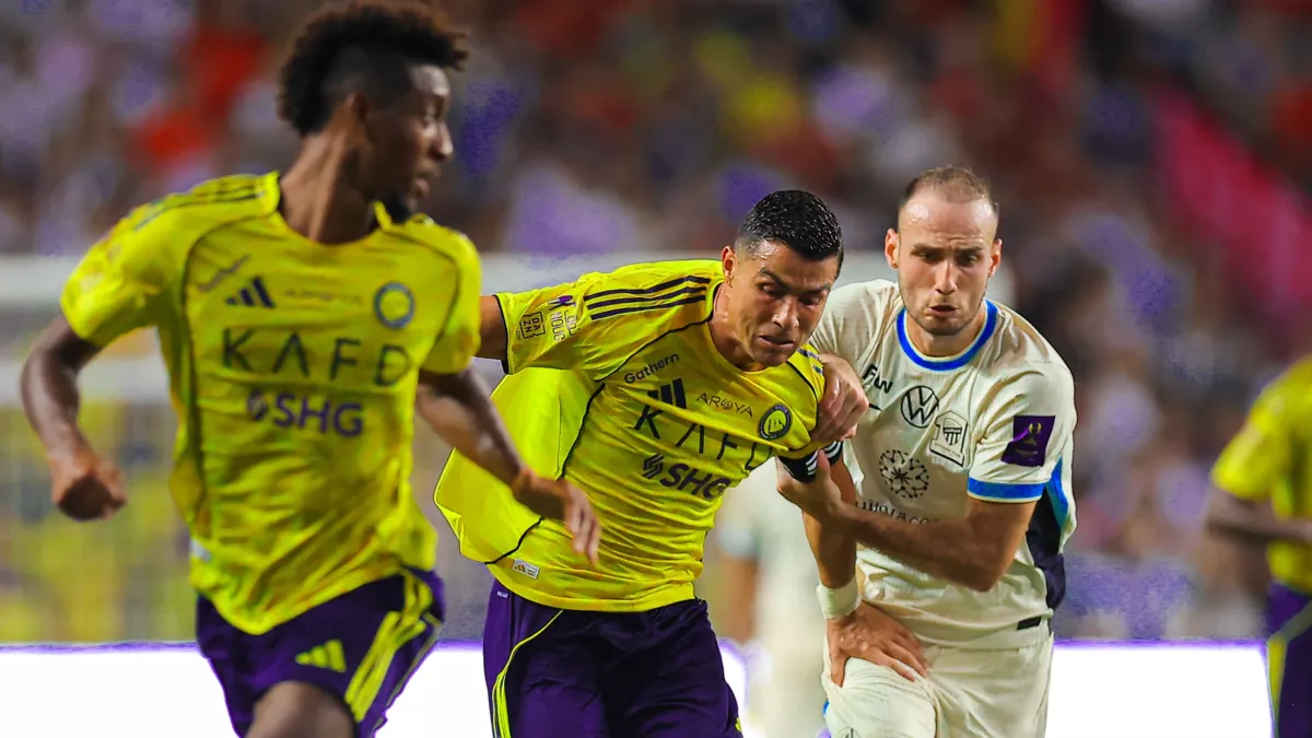 تداعيات إصابة محترف النصر خلال مباراة نيوم في دوري روشن