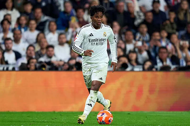 تشيلسي يفاجئ الجميع بتحركه نحو إندريك بدلاً من ليون