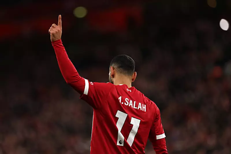 تطورات تشكيل ليفربول في مواجهة نوتنجهام: صلاح وأليسون وأهمية إيزاك