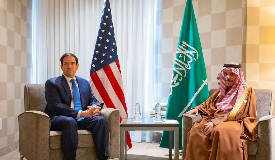 تطوير العلاقات السعودية الأمريكية: أبعاد وآفاق التعاون المستقبلي