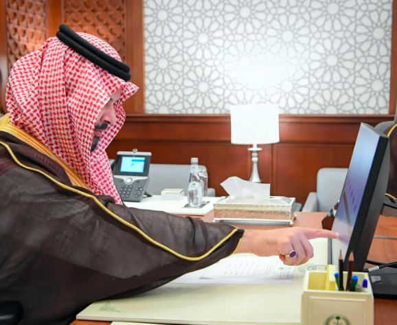 تطوير خدمات النقل الذكي عبر الحافلة المتنقلة في المدينة المنورة