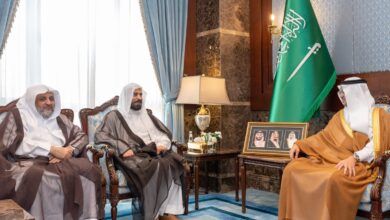 تعاون مؤسسي لتعزيز العدالة: زيارة قاضي الأوقاف لمكتب محافظ الأحساء