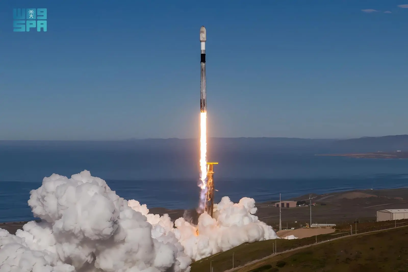 تكنولوجيا الأقمار الصناعية لرصد الطقس الفضائي وتأثير الإشعاعات الشمسية في جامعة أم القرى