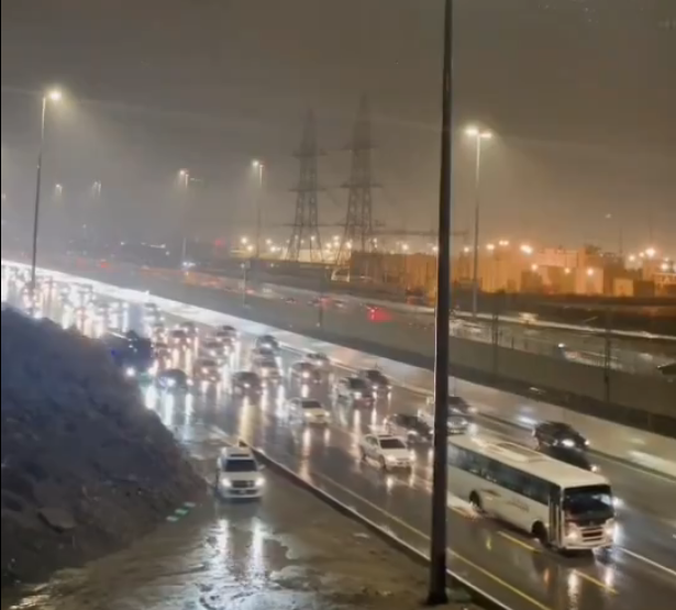 تنبيهات الأرصاد حول الطقس القاسي في مكة المكرمة