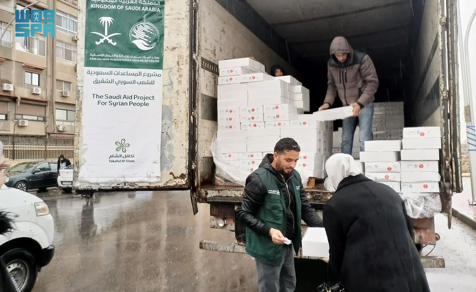 توزيع 1787 كرتون تمر في دمشق من قبل سلمان للإغاثة