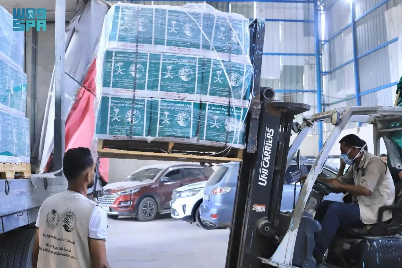 توزيع المساعدات الغذائية في غزة: جهود سلمان للإغاثة ودورها في التخفيف من الأزمات