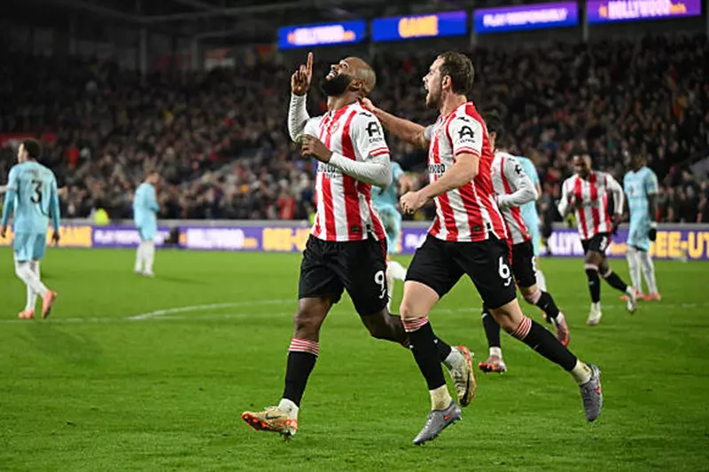 تياجو وهالاند: صراع الهدافين في الدوري الإنجليزي الممتاز