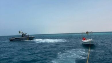 حرس الحدود يتمكن من إنقاذ مواطن في عرض البحر بعد تعطل واسطته البحرية