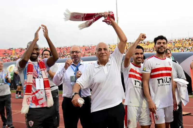 حسين لبيب يطلب دعم السيسي لاسترداد حق الزمالك في أرض أكتوبر