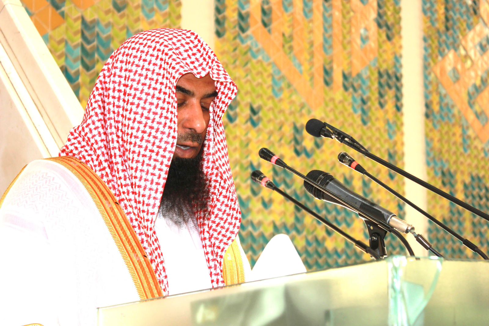 خطيب المسجد النبوي: التحذير من الغفلة والشهوات ونتائج الإصرار على المعاصي