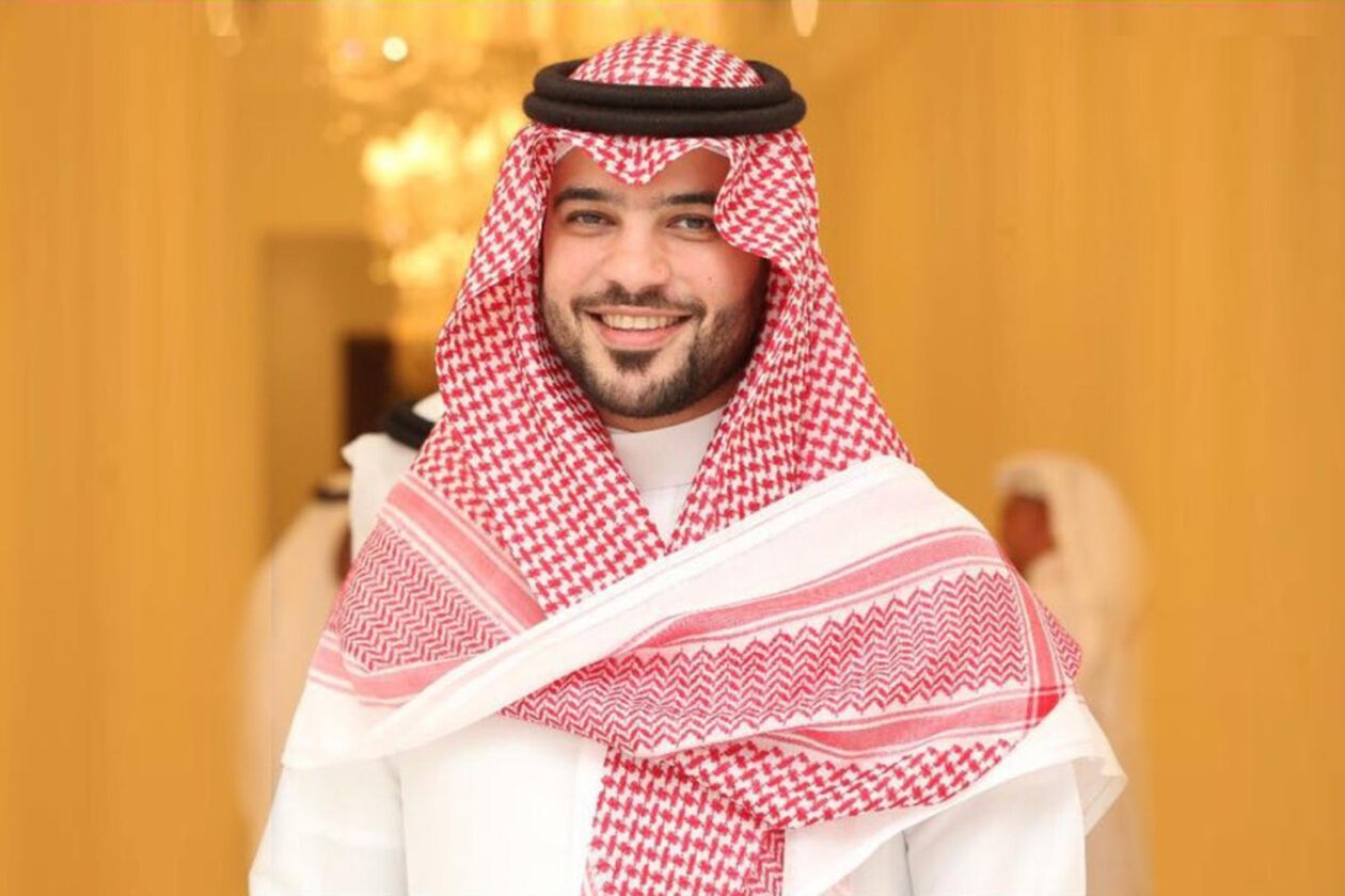 رحيل سلطان أزهر عن نادي الوحدة وتأثير عودة الرئيس السابق