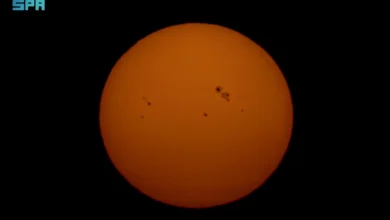 رصد وتحليل البقعة الشمسية العملاقة في سماء عرعر