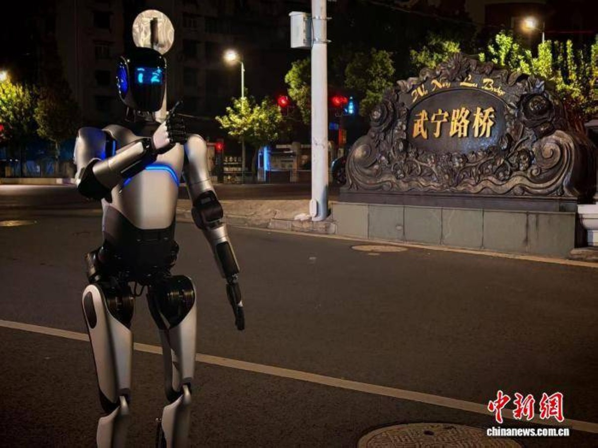 روبوت صيني يحقق إنجازًا تاريخيًا في السير لمسافة 106 كيلومترات