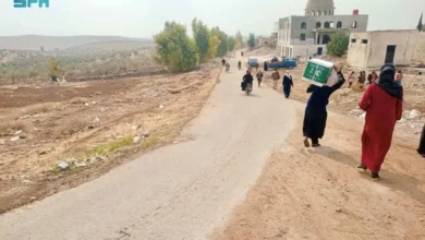 سلمان للإغاثة يساهم في دعم الأسر من خلال توزيع 1.957 سلة غذائية في إدلب