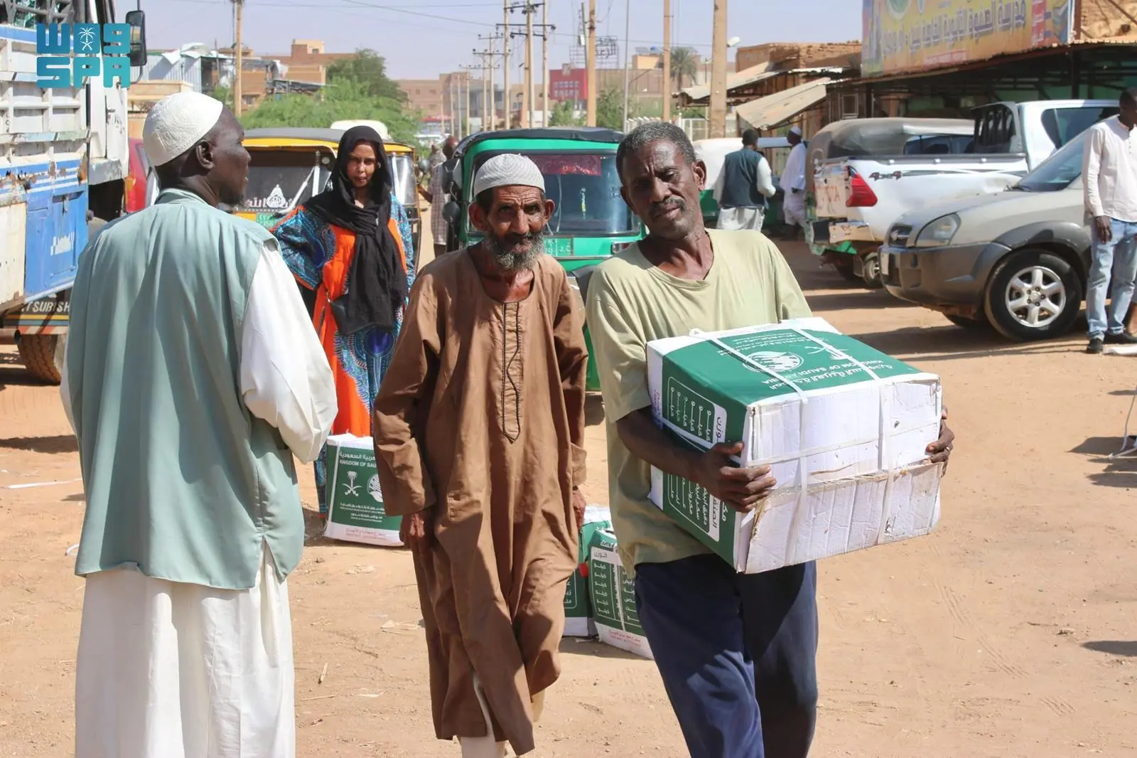 سلمان للإغاثة يقدم 800 سلة غذائية للأسر المحتاجة في أم درمان