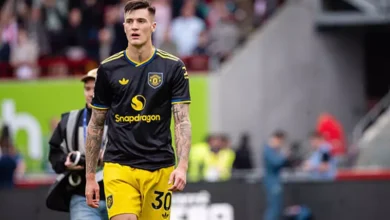 سيسكو يغيب عن مانشستر يونايتد بسبب الإصابة لمدة شهر كامل