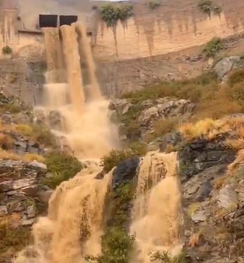 شلالات كرا غرب الطائف: جمال خلاب وطبيعة ساحرة