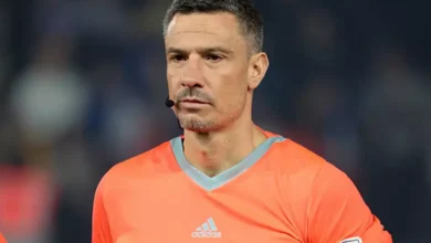 صافرة سلوفينية تقود قمة دوري الأبطال بين تشيلسي وبرشلونة