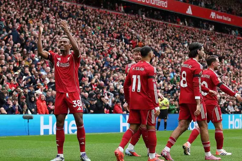 صباح الرياضة الأوروبية: تطورات ليفربول واعتذار جاتوزو ومفاجآت ديشامب