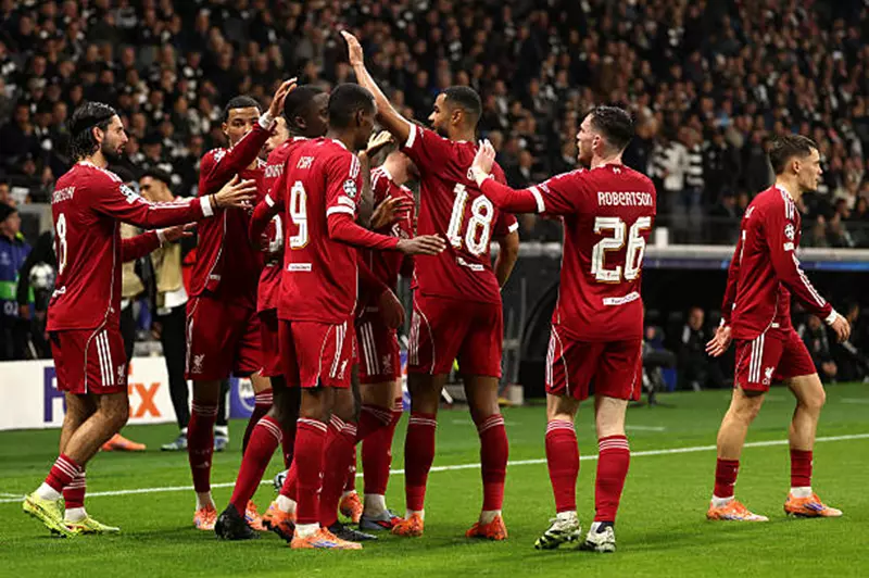 صراع الأندية الأوروبية الكبرى على ضم جوهرة ألكمار المميزة