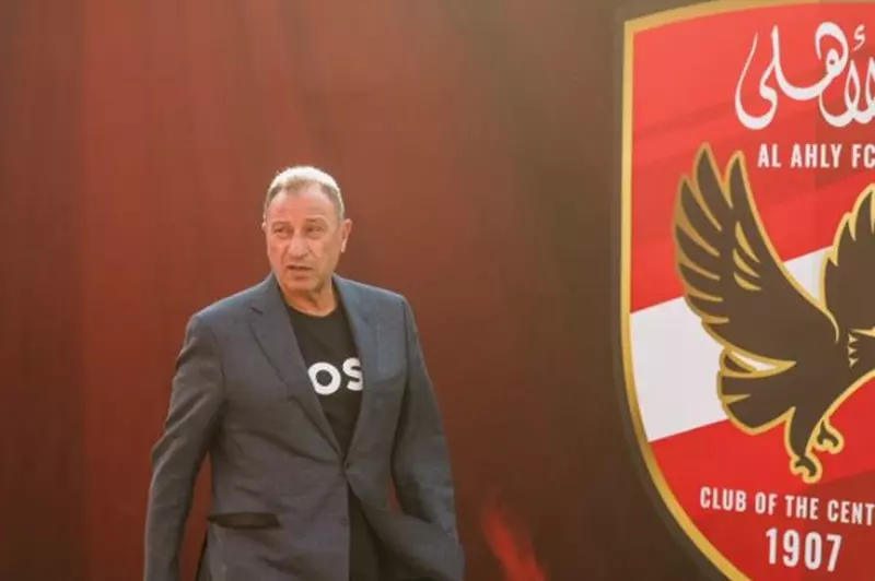 صفقات الشتاء: تفاصيل لقاءات الخطيب مع الأهلي لكرة القدم