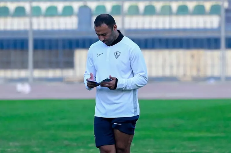 ضغط مباشر واستغلال الأطراف: استراتيجيات عبد الرؤوف قبل مواجهة الزمالك وزيسكو