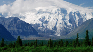 ظاهرة الليل القطبي في ألاسكا: تأثيراتها وآثارها على البيئة والمجتمع