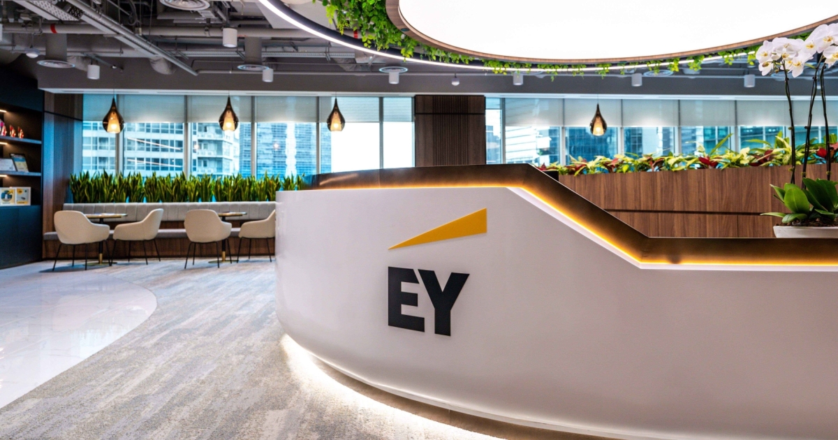 فرص عمل متميزة في المجالات الإدارية والهندسية بشركة EY