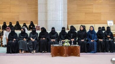 فيصل بن بندر يكرم الخريجين في حفل حاضنة الرياض المتميزة