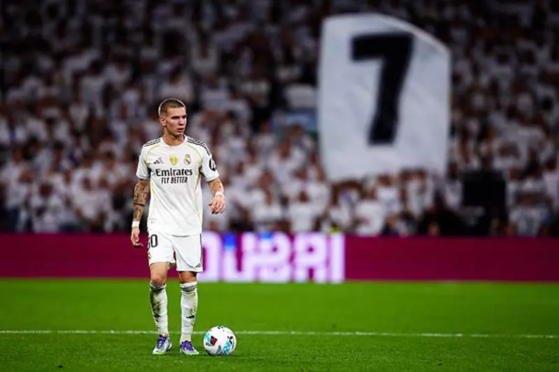 قبل المتوقع.. الكشف عن موعد عودة ماستينتو للمشاركة مع ريال مدريد