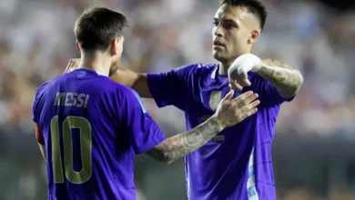 لاوتارو مارتينيز: إنجازات تاريخية مع منتخب الأرجنتين في الهدافين