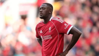 ليفربول يواجه ضغط ريال مدريد للحفاظ على كوناتي المدافع الفرنسي