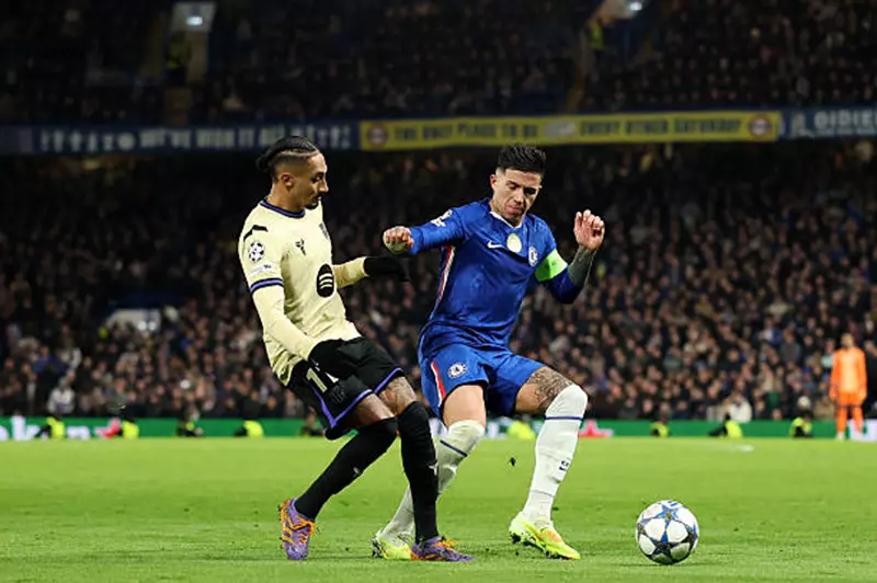 ليلة مأسوية لبرشلونة في ستامفورد بريدج: خسارة مفاجئة وطرد أراوخو وثلاثة أهداف ملغاة