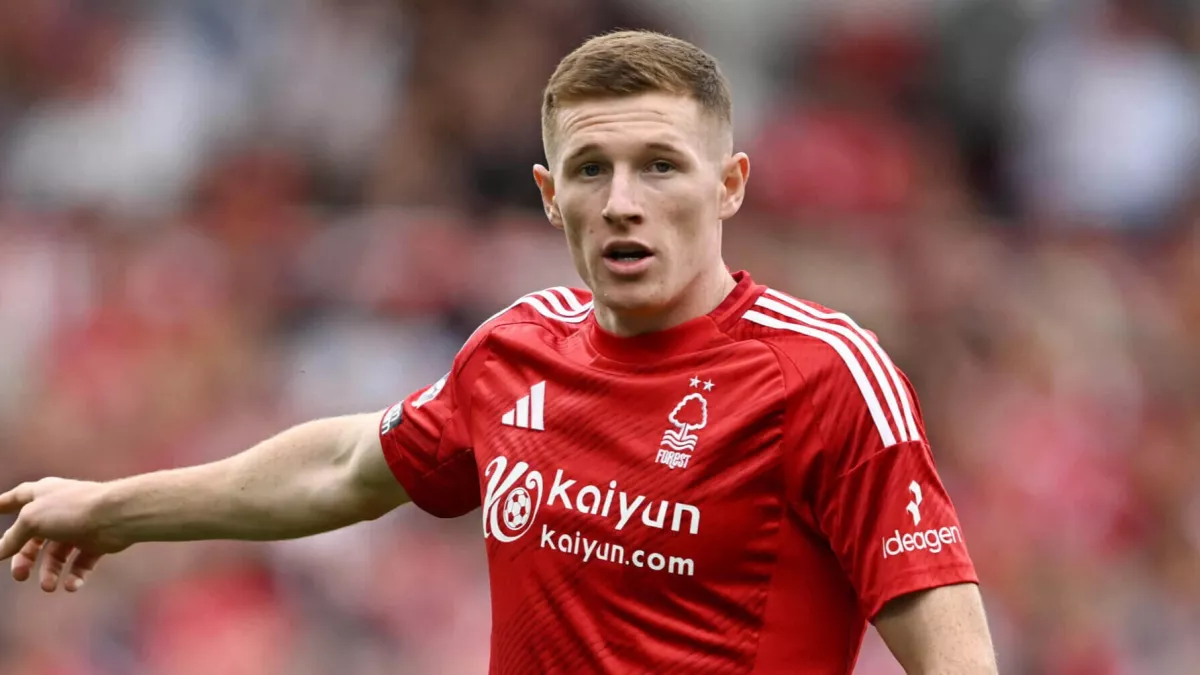 مانشستر يونايتد يسعى بشغف لضم إليوت أندرسون وسط مطالب نوتنجهام فورست المالية الكبيرة