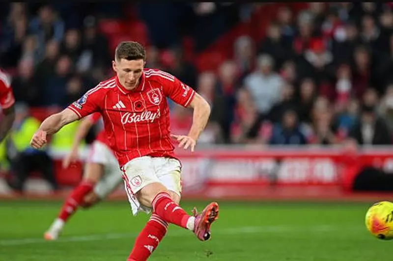 مانشستر يونايتد يسعى للتعاقد مع إليوت أندرسون الموسم المقبل