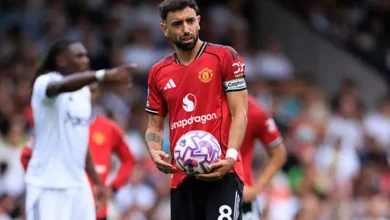 مانشستر يونايتد يُقصي 3 لاعبين ويستعد لضم نجوم جدد