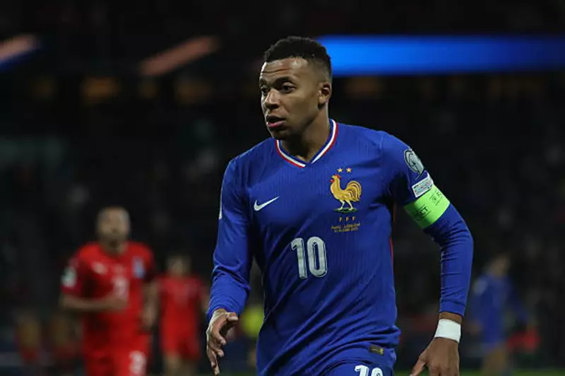 مبابي يحقق إنجازات تاريخية في كرة القدم بعد تأهل فرنسا للمونديال