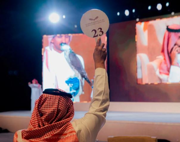 مبيعات نادي الصقور تتخطى 5 ملايين ريال في الليلة العشرون من المزاد