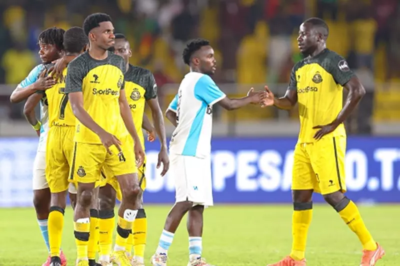 منافسة لا تقبل القسمة: يانج أفريكانز والجيش الملكي يتأهبان لمواجهة الأهلي