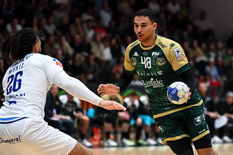 مهاب سعيد يتألق في قيادة نيم نحو انتصار مثير على مونبيليه بالدوري الفرنسي