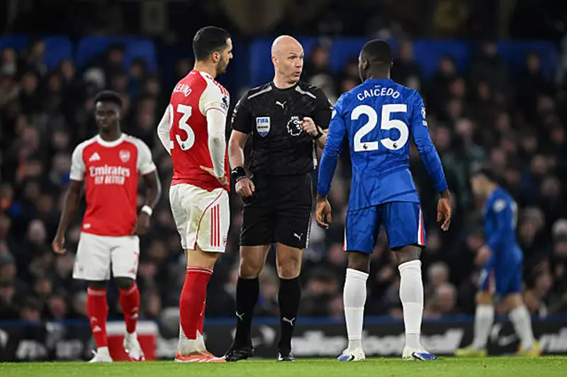 ميرينو يؤكد صحة طرد كايسيدو في قمة تشيلسي وأرسنال