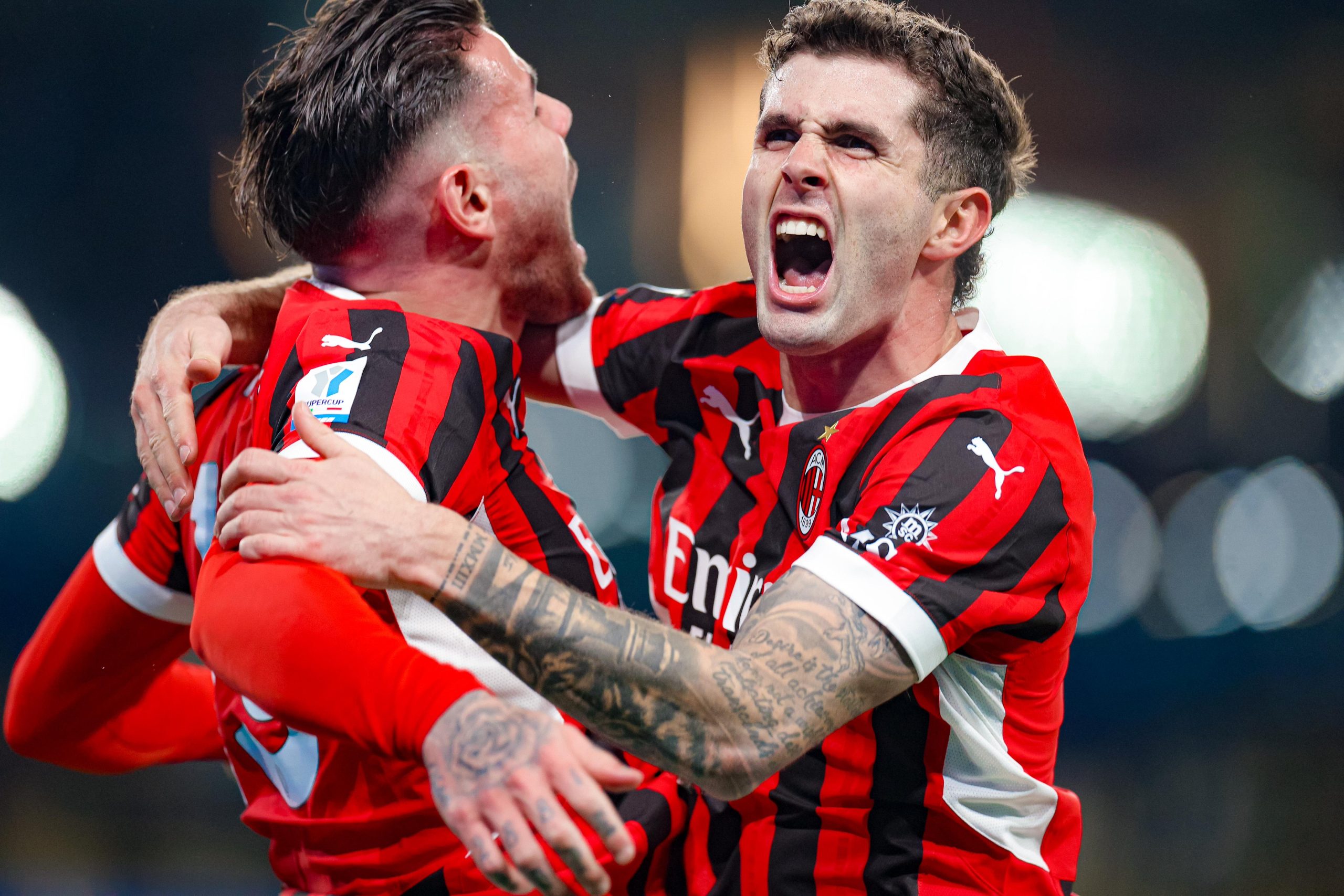 ميلان يتصدر الدوري الإيطالي بعد انتصاره على لاتسيو المثير