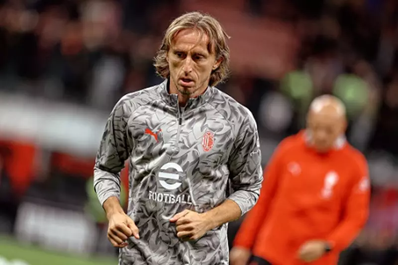 ميلان يستكشف تجديد عقد مودريتش رغم التحديات العمرية