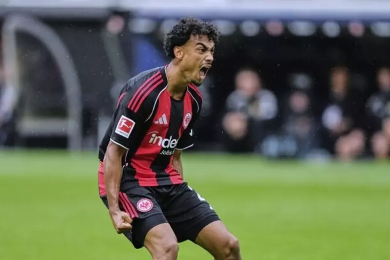 ناثانيل براون: صعود نجم ظهير ألماني في دوري الأبطال الإنجليزي