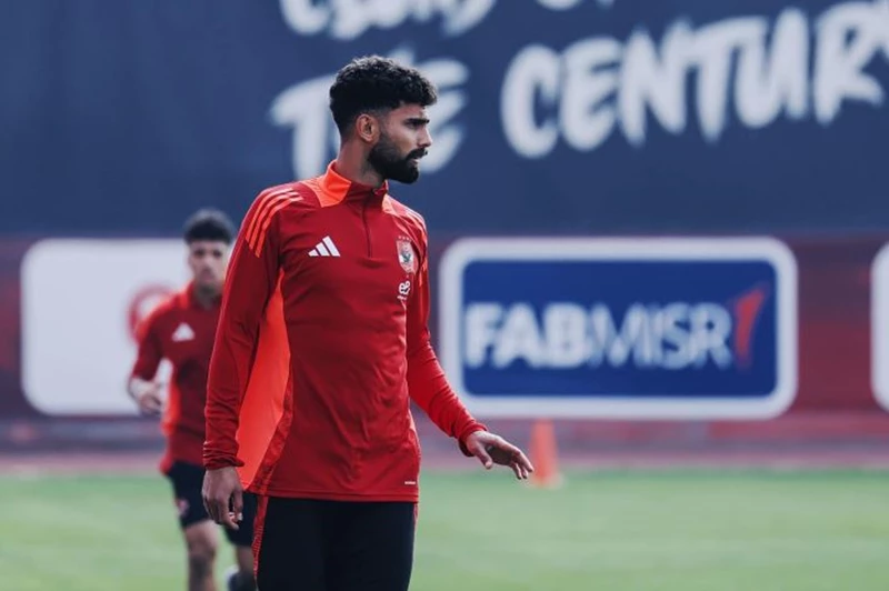 وكيل الجزار يكشف مفاوضات الأهلي وعروض أحمد رضا