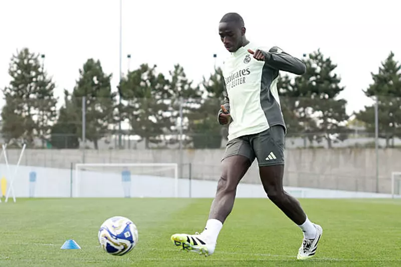 إصابة جديدة لميندي تعكر عودة ريال مدريد السريعة